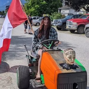 Meet your Posher, Chelsey